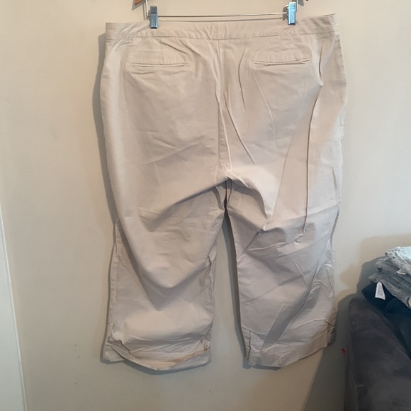 Women’s Tommy Hilfiger stretch capri - Picture 6 of 6